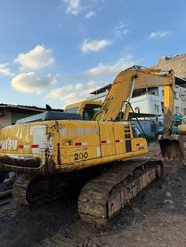Buy Komatsu PC200-6E Used Excavator / 2 Buy Komatsu PC200-6E Used Excavator / 2