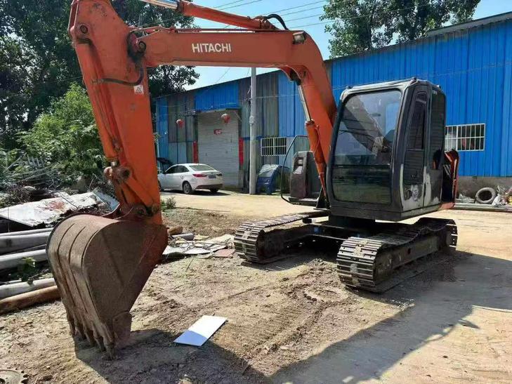 Buy Hitachi EX70 Used Excavator / 1