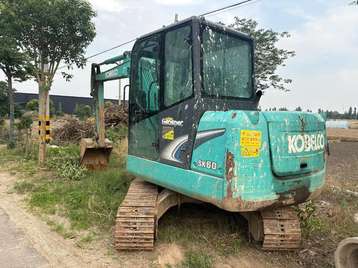 Buy Kobelco SK60 Used Excavator / 1