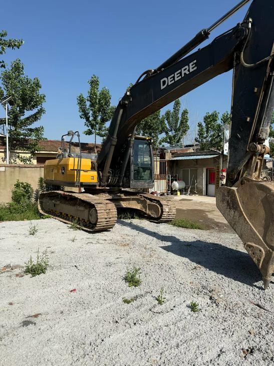 Buy JohnDeere E210LC Used Excavator / 1