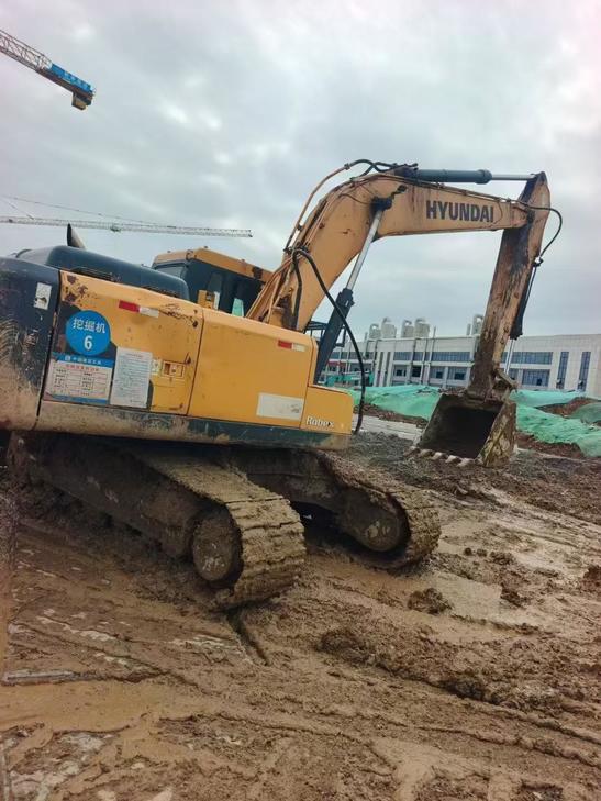 Buy Hyundai R215-7 Used Excavator / 1