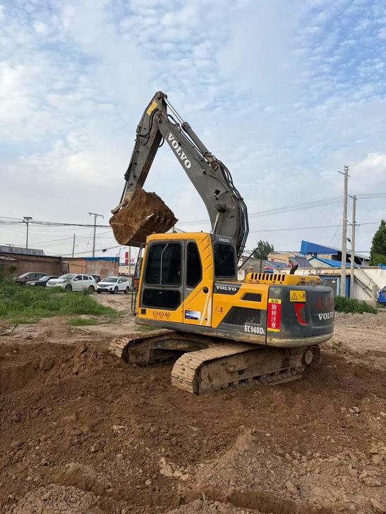 Buy Volvo EC140 Used Excavator / 1