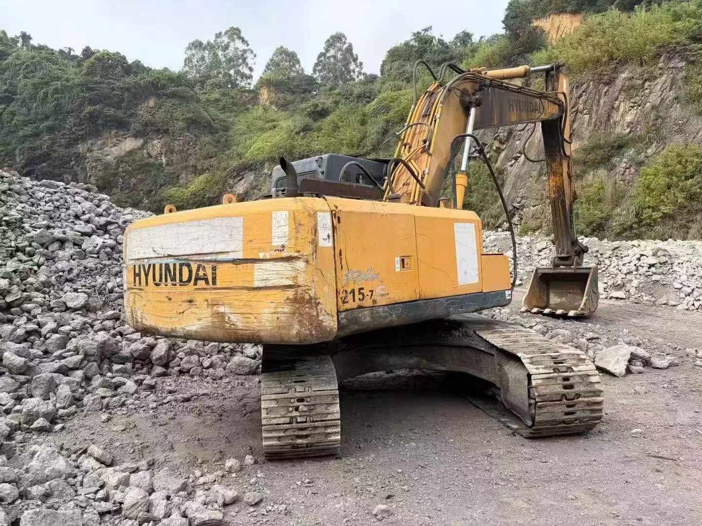 Buy Hyundai R215-7 Used Excavator / 2