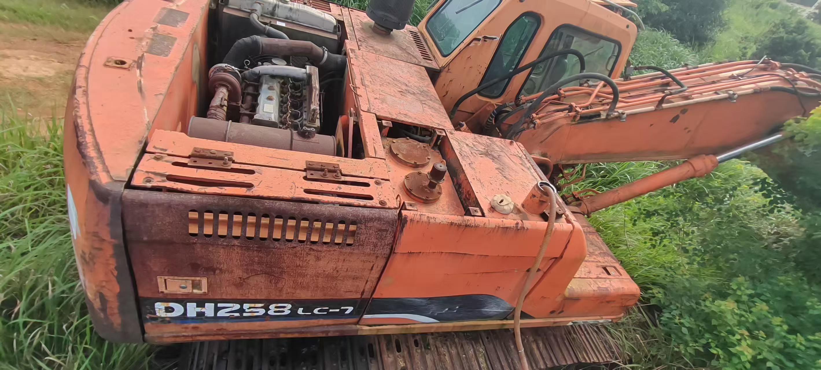 Buy Doosan DH258-7 Used Excavator / 2