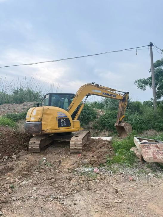 Buy Komatsu PC60-8 Used Excavator / 1