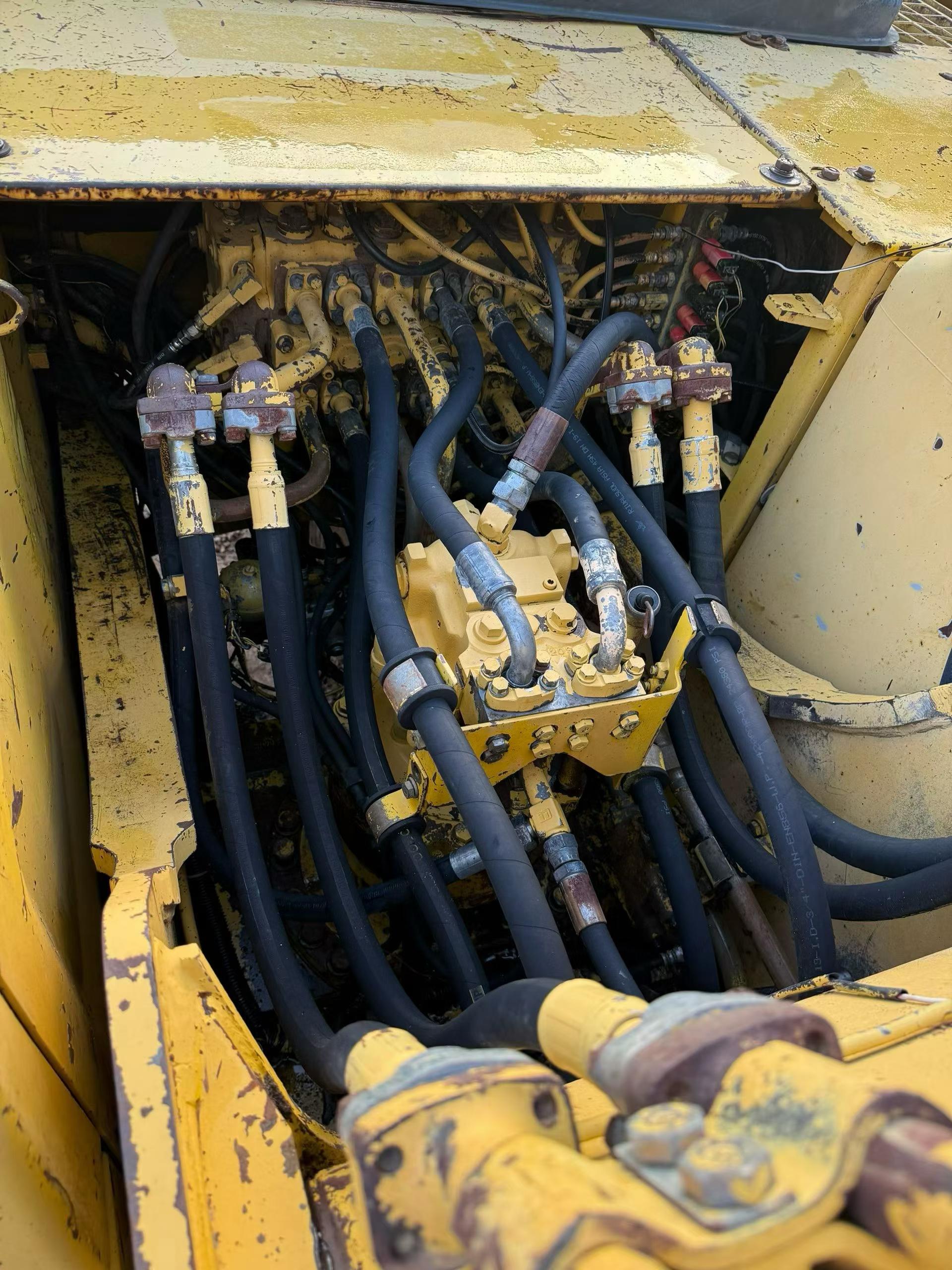 Buy Komatsu PC200-6E Used Excavator / 6 Buy Komatsu PC200-6E Used Excavator / 6