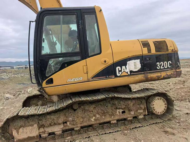 Buy Caterpillar 320C Used Excavator / 1