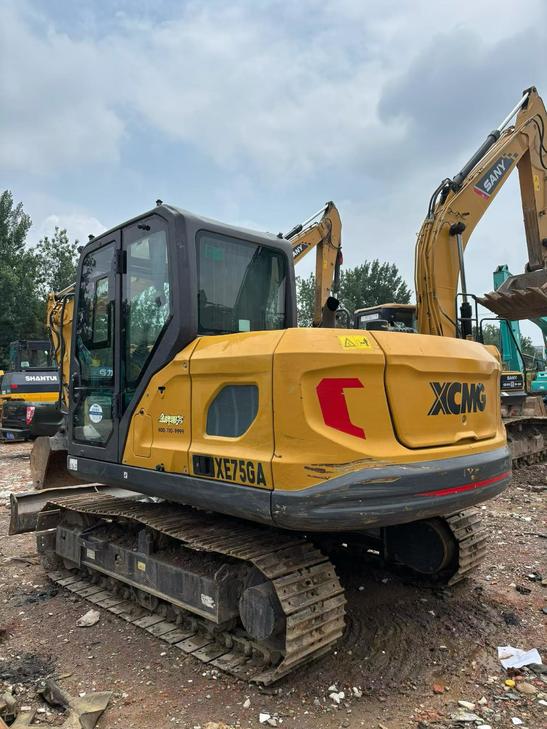 Buy XCMG XE75C Used Excavator / 1