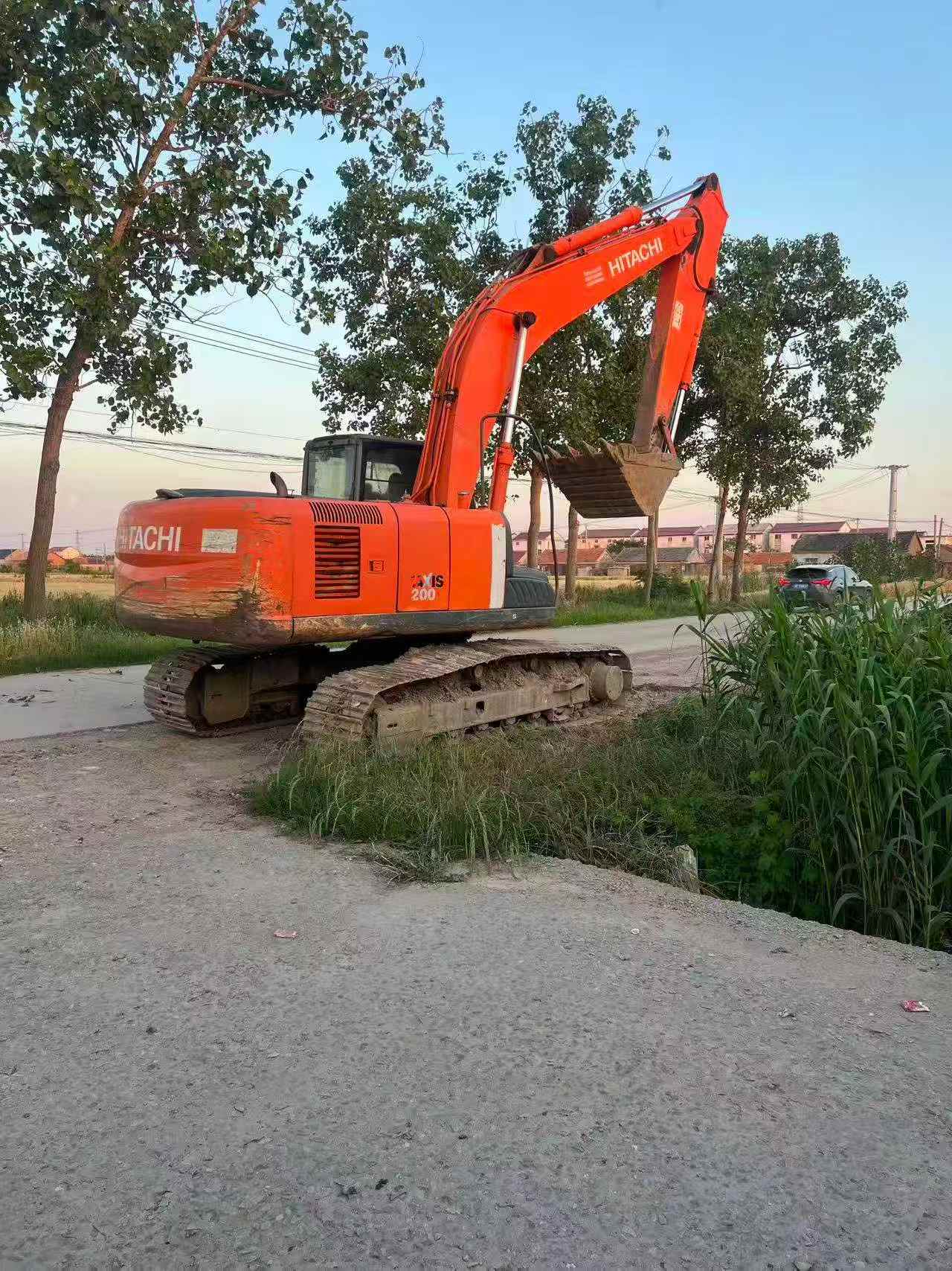 Buy Hitachi EX200-3 Used Excavator / 2