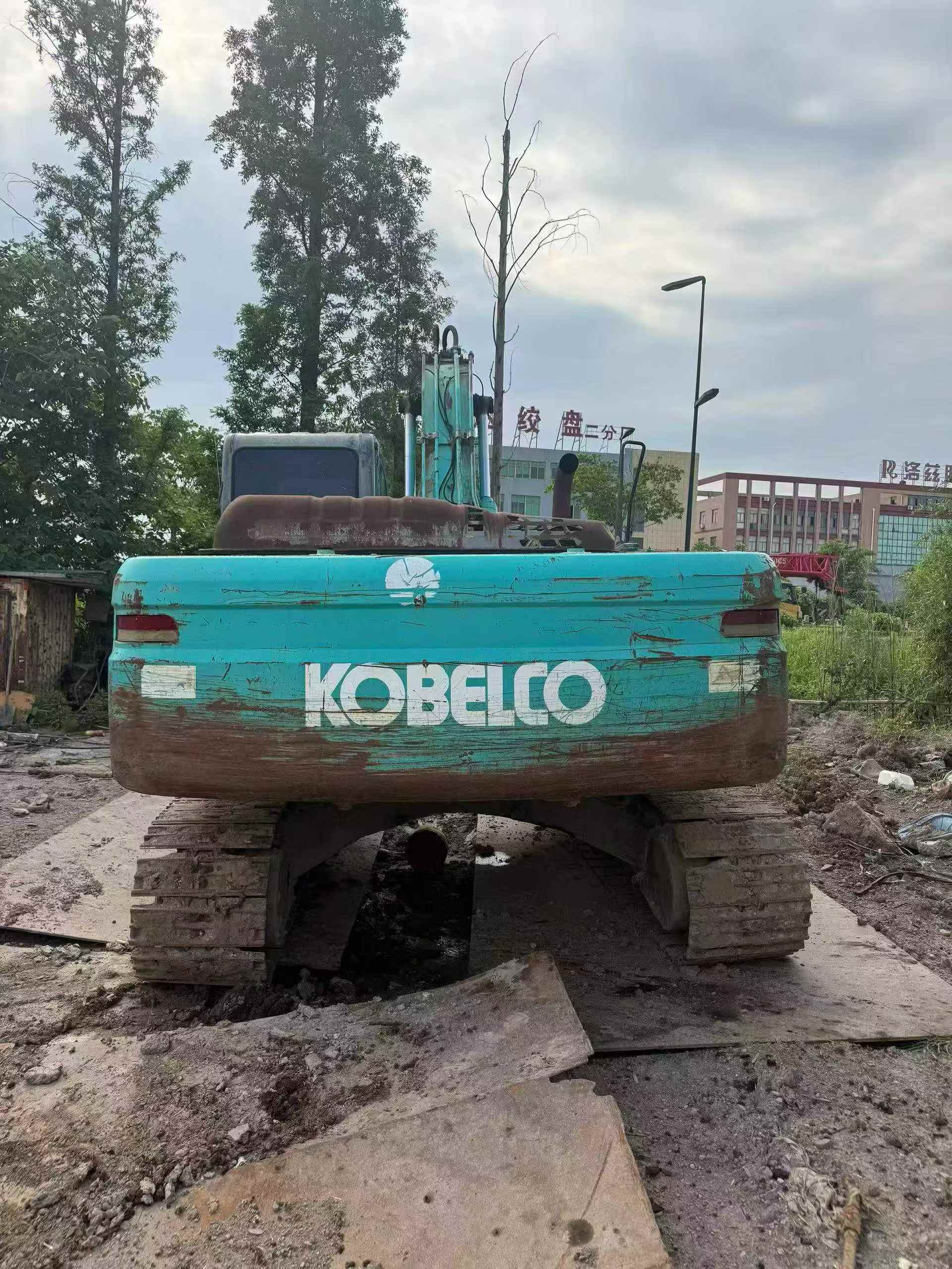 Buy Kobelco SK260LC-8 Used Excavator / 2