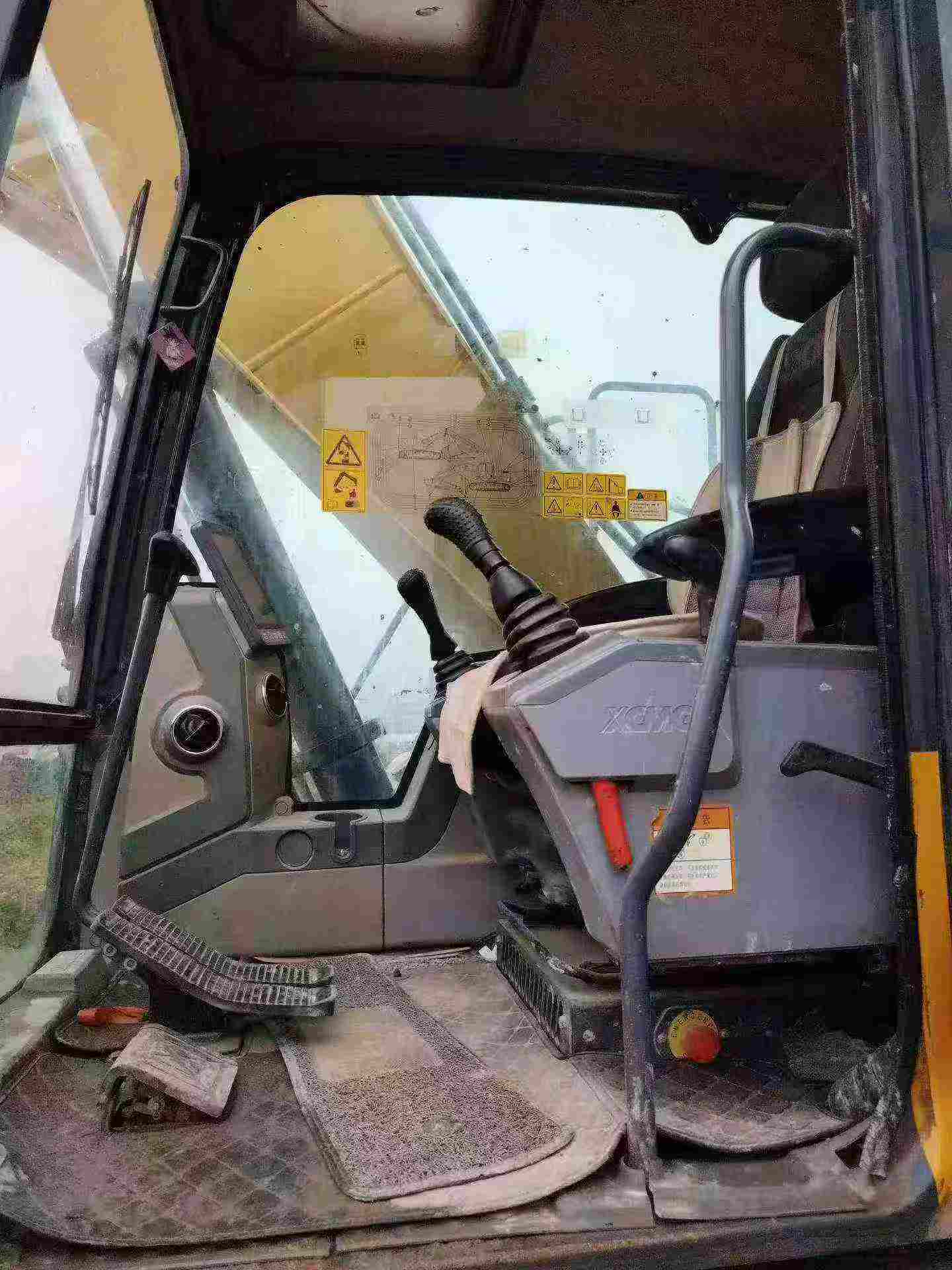 Buy XCMG XE205DA Used Excavator / 6