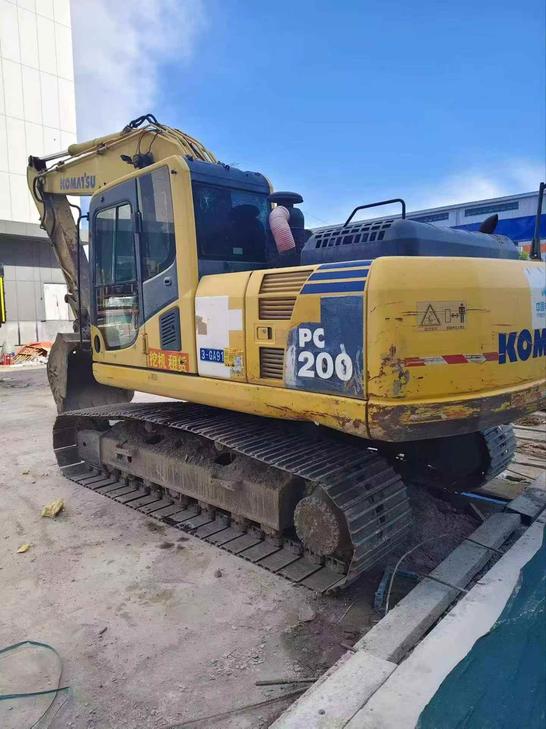 Buy Komatsu PC200 Used Excavator / 1