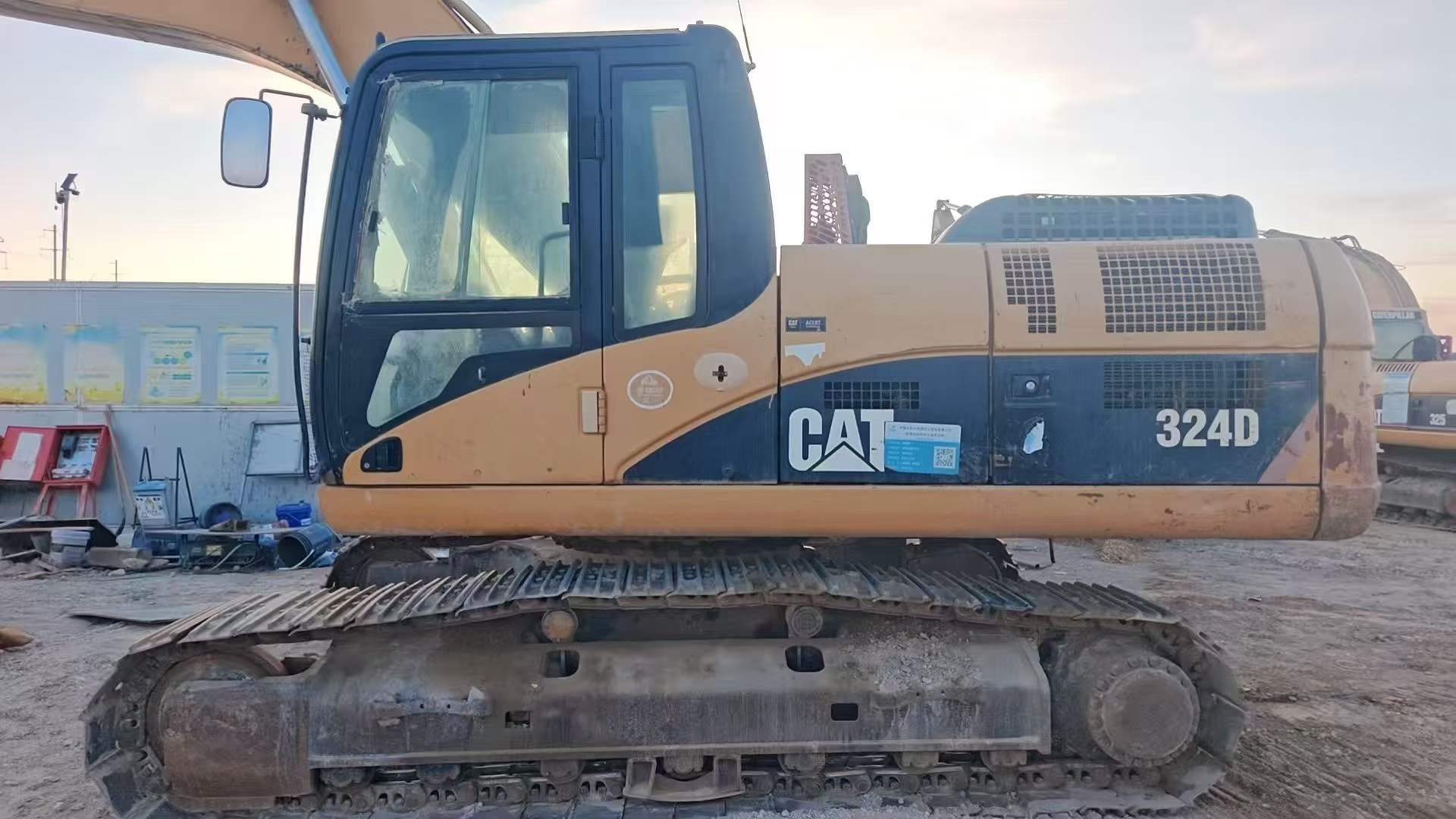 Buy Caterpillar 324D Used Excavator / 2