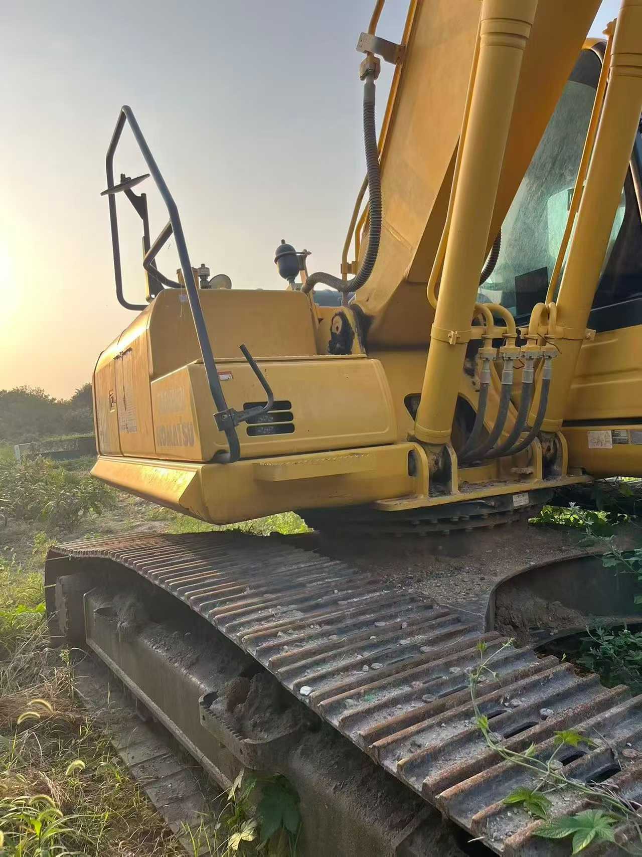 Buy Komatsu PC210 Used Excavator / 2