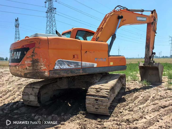 Buy Doosan DH215-9 Used Excavator / 1