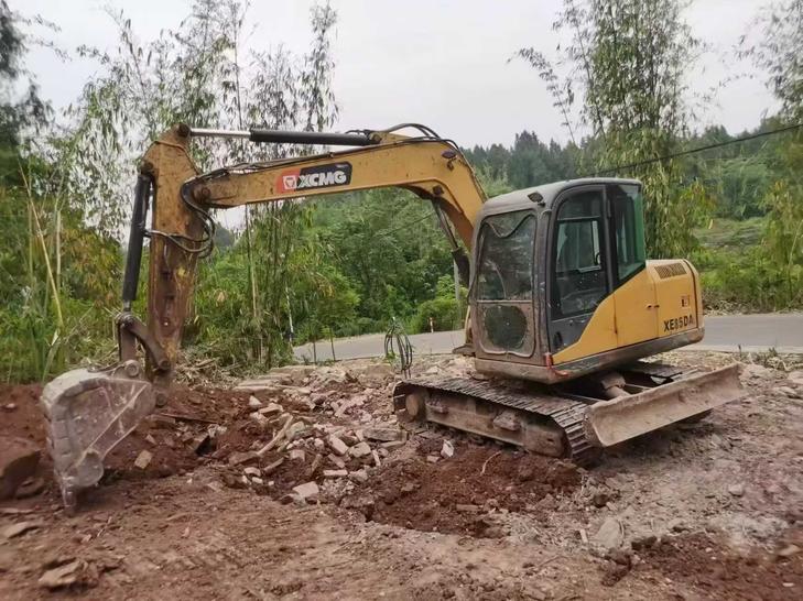 Buy XCMG XE75C Used Excavator / 1
