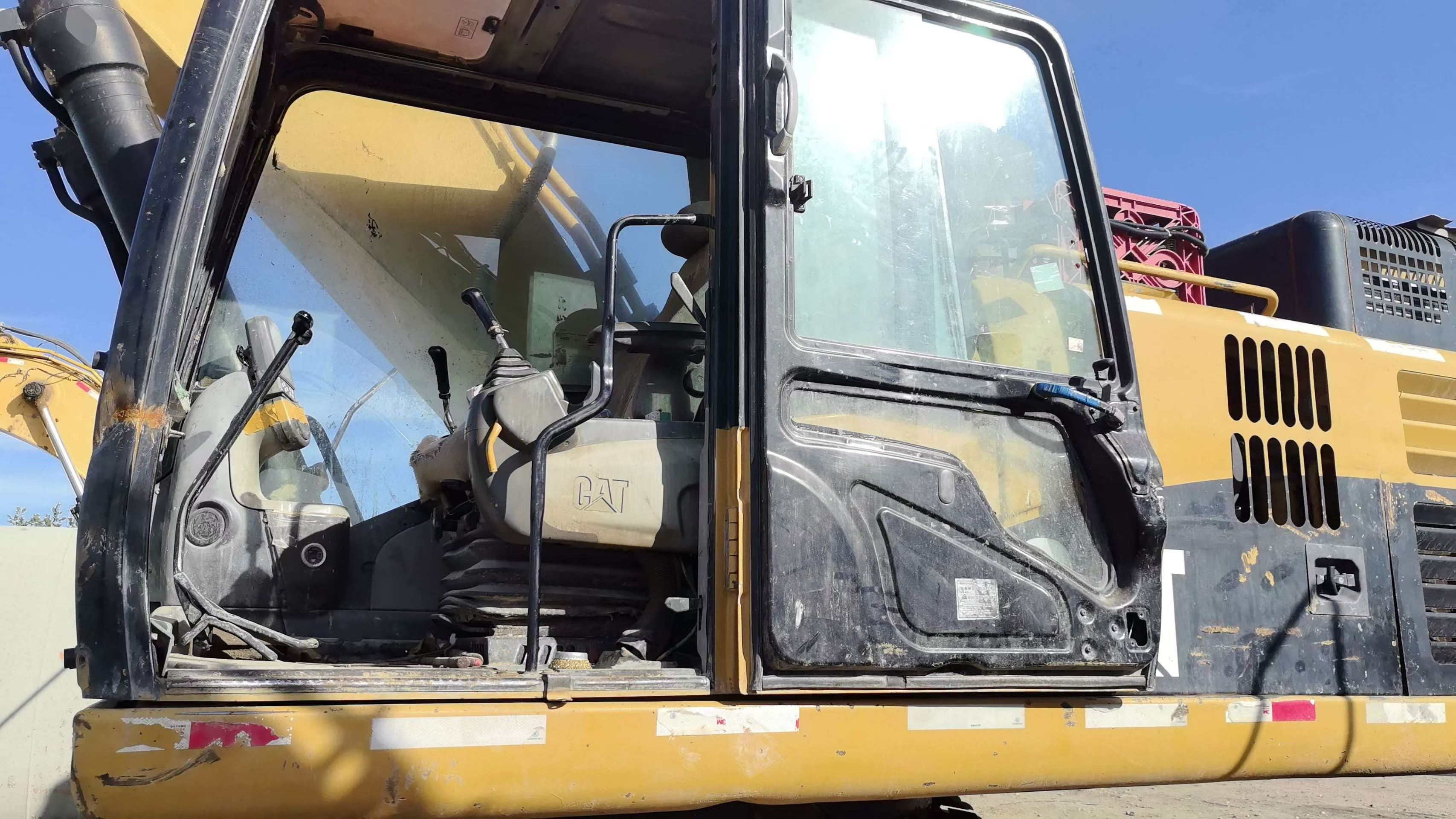 Buy Caterpillar 345D Used Excavator / 4
