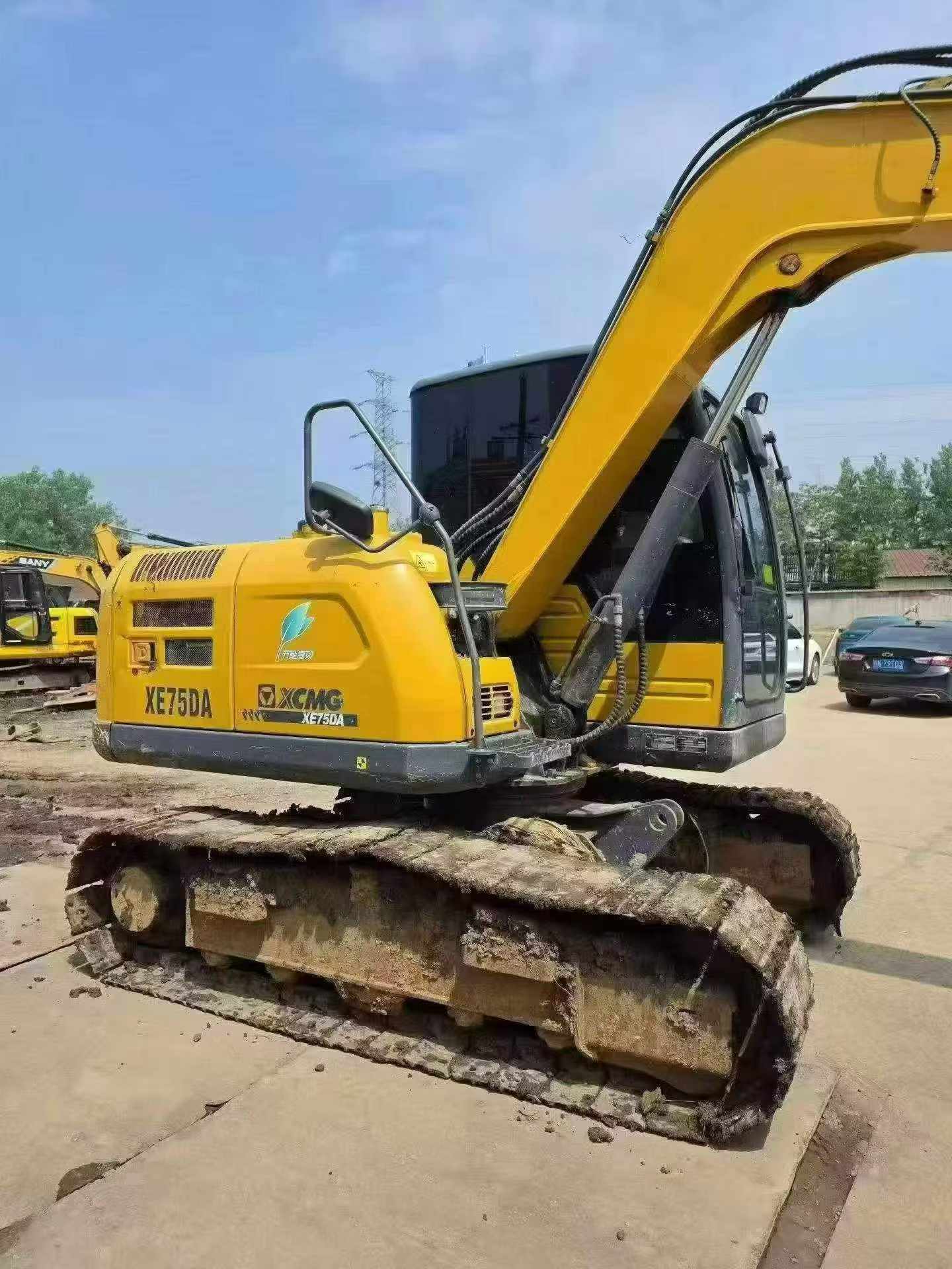 Buy XCMG XE75C Used Excavator / 4