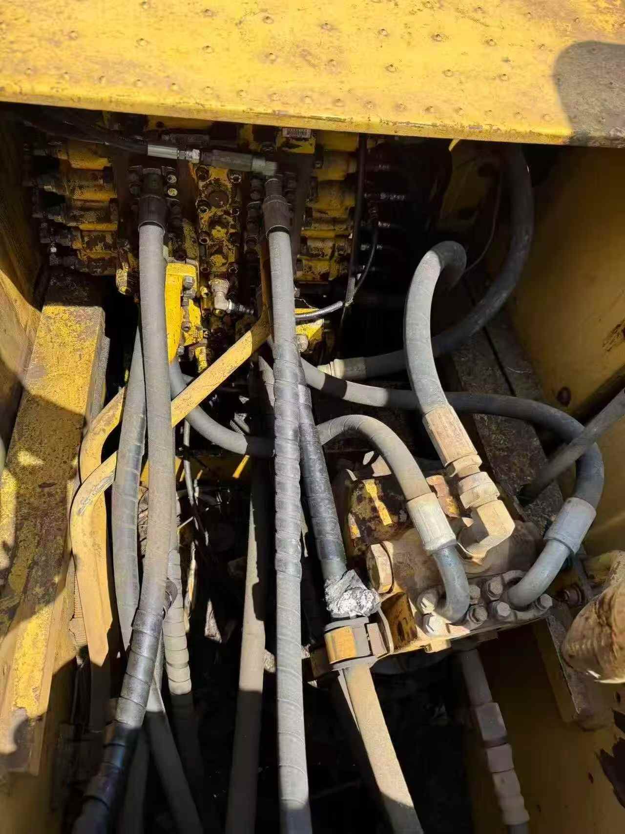 Buy Komatsu PC240-6 Used Excavator / 5