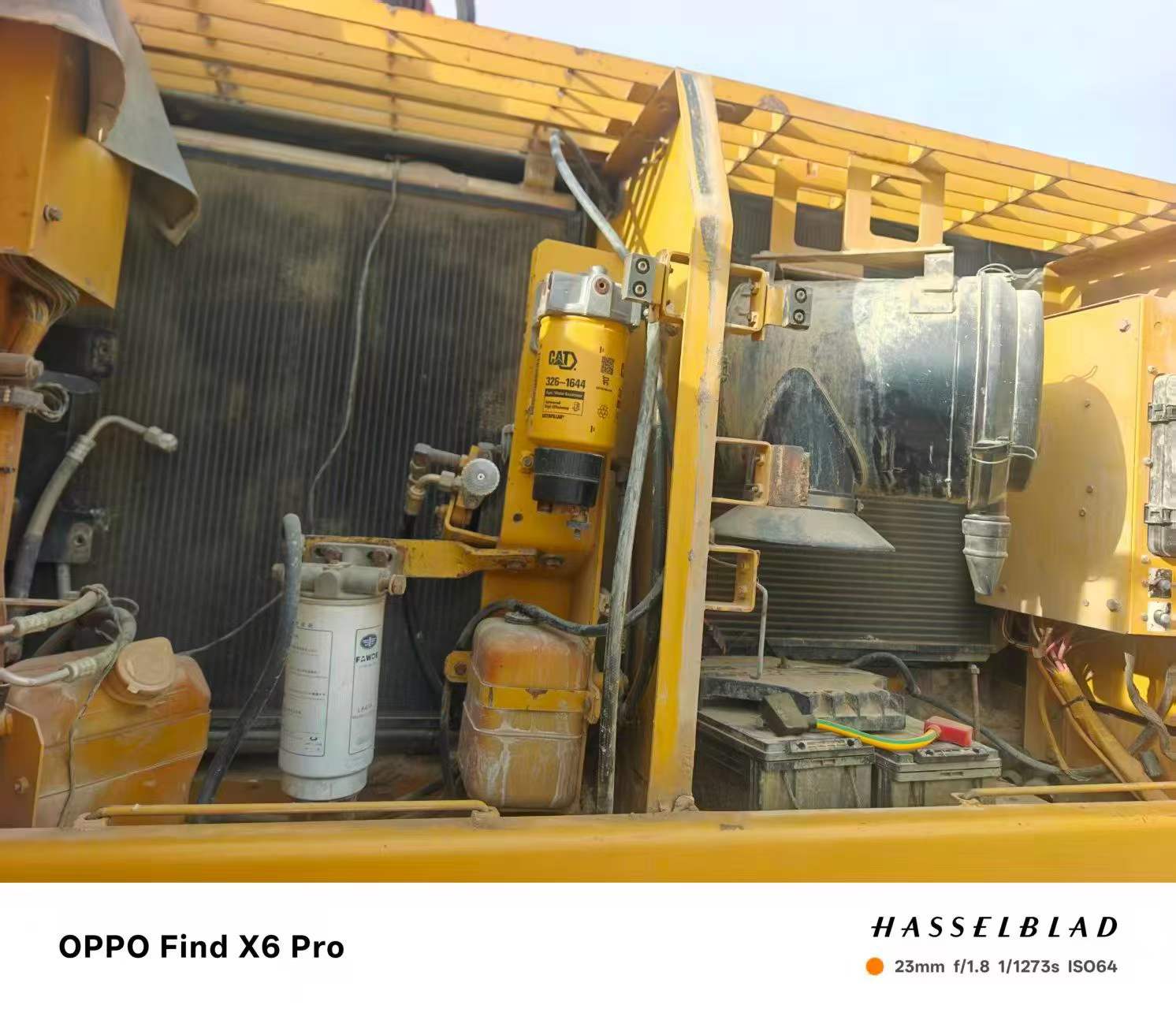 Buy Caterpillar 322B Used Excavator / 8