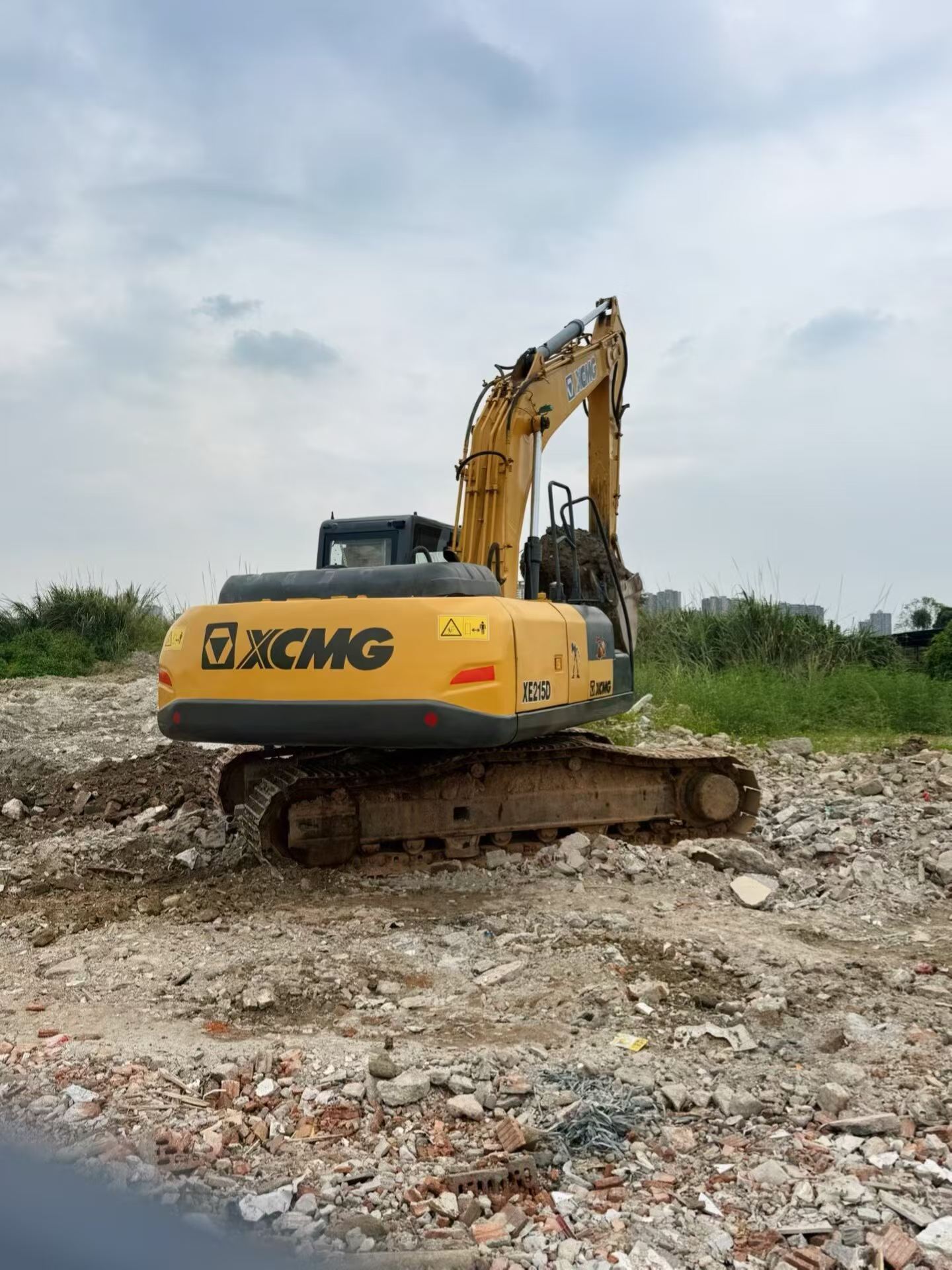 Buy XCMG XE215 Used Excavator / 2