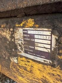 Buy Komatsu PC200-7 Used Excavator / 2 Buy Komatsu PC200-7 Used Excavator / 2