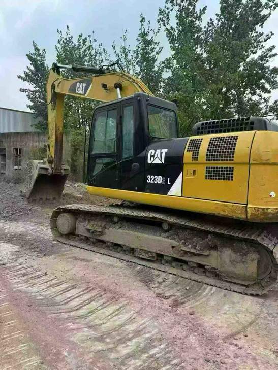 Buy Caterpillar 323D2L Used Excavator / 1