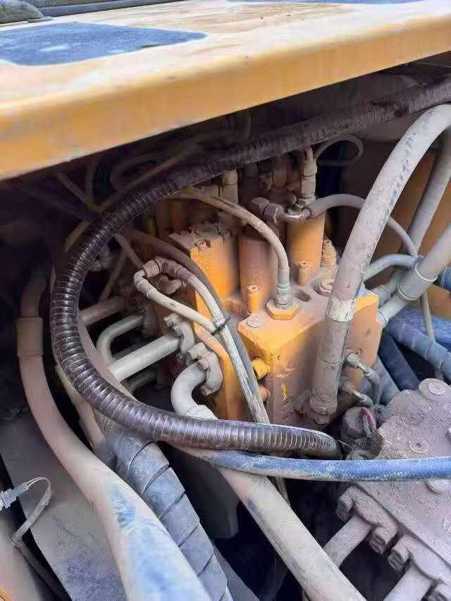 Buy Hyundai R215VS Used Excavator / 6