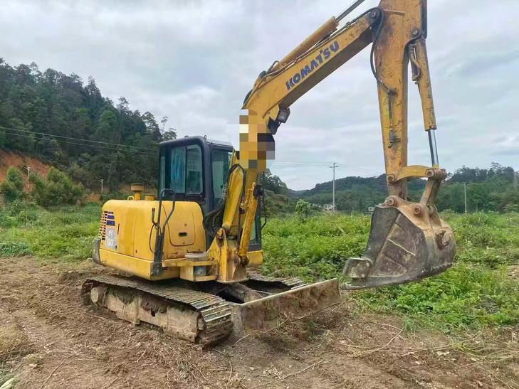 Buy Komatsu PC56-7 Used Excavator / 1