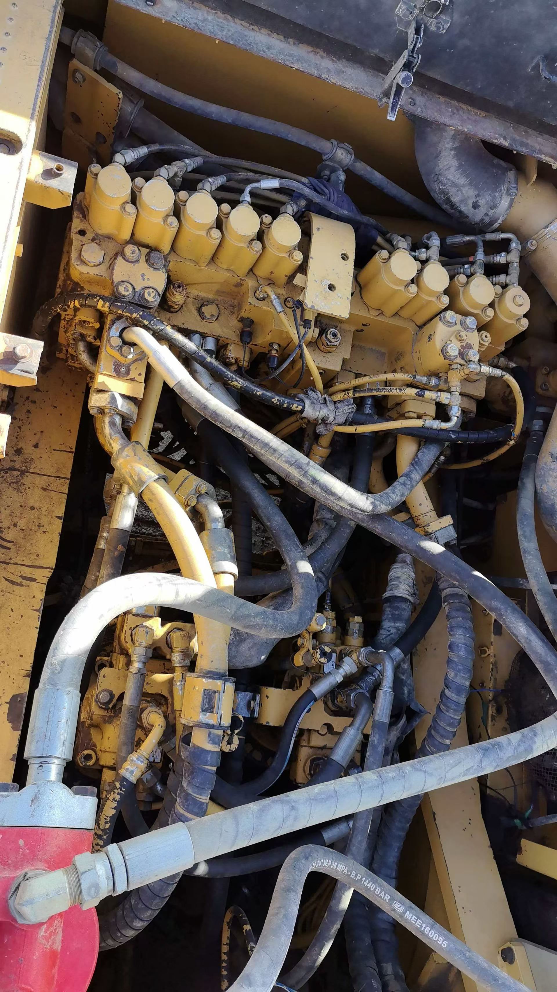 Buy Caterpillar 345D Used Excavator / 8