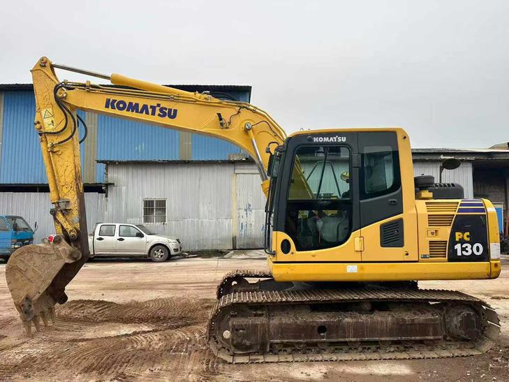 Buy Komatsu PC130-8 Used Excavator / 1