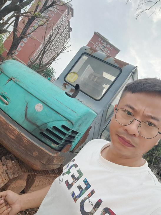 Buy Kobelco SK60-1 Used Excavator / 1