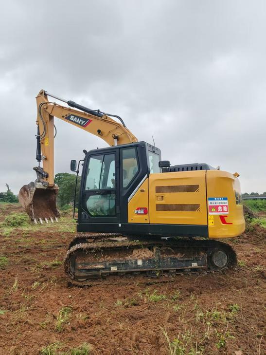 Buy Sany SY135 Used Excavator / 1