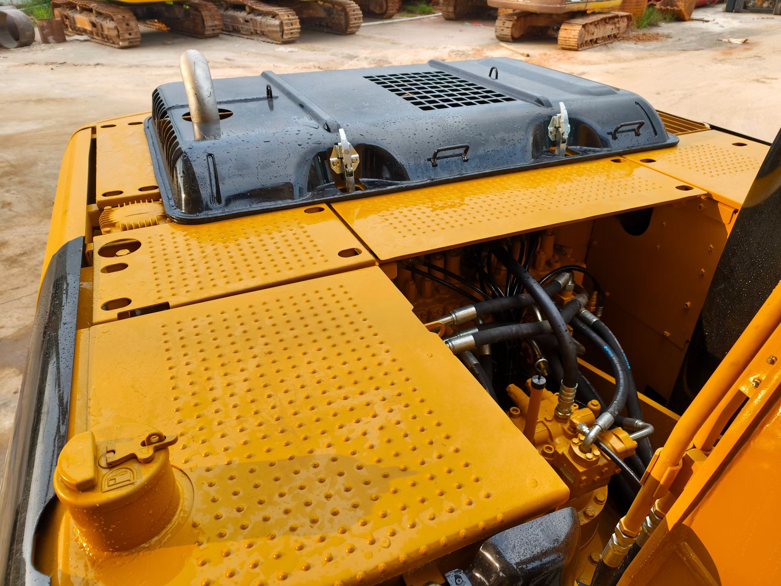Buy Caterpillar 320D Used Excavator / 9