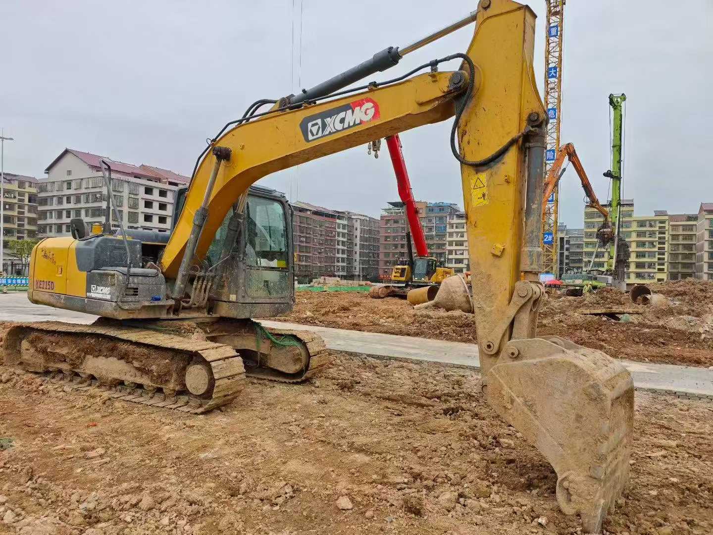 Buy XCMG XE135B Used Excavator / 3 Buy XCMG XE135B Used Excavator / 3