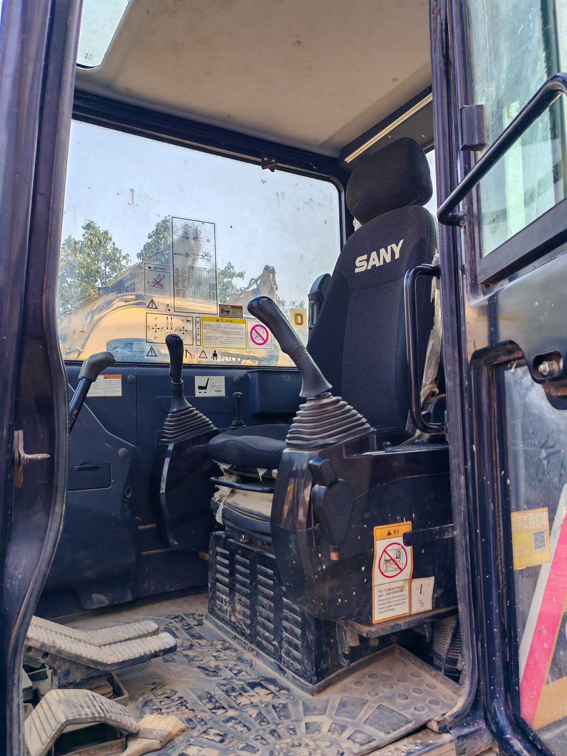 Buy Sany SY60 Used Excavator / 8