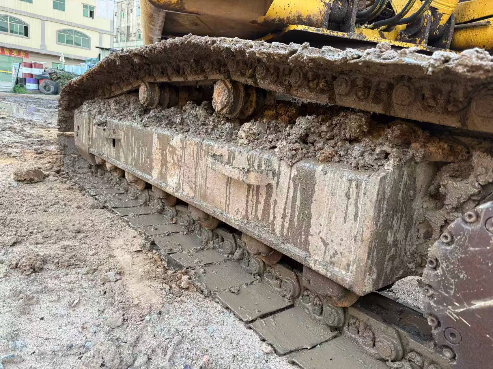 Buy Komatsu PC200-6E Used Excavator / 8