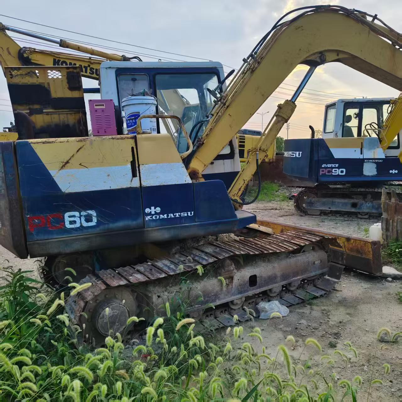 Buy Komatsu PC60-6 Used Excavator / 5