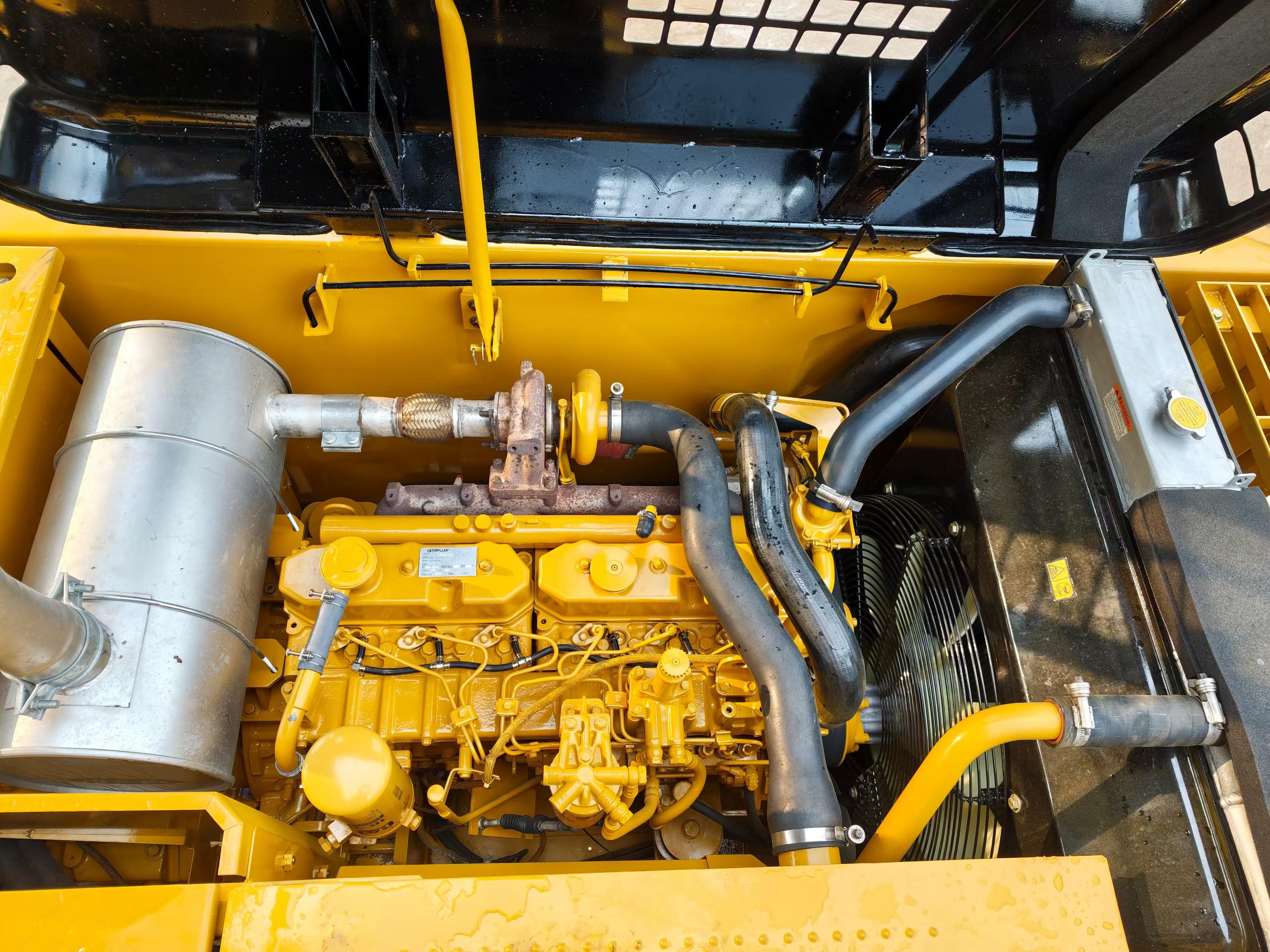 Buy Caterpillar 320D Used Excavator / 4