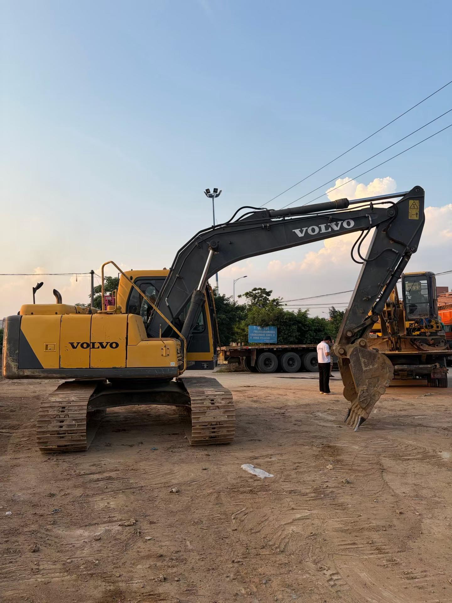 Buy Volvo EC140 Used Excavator / 5