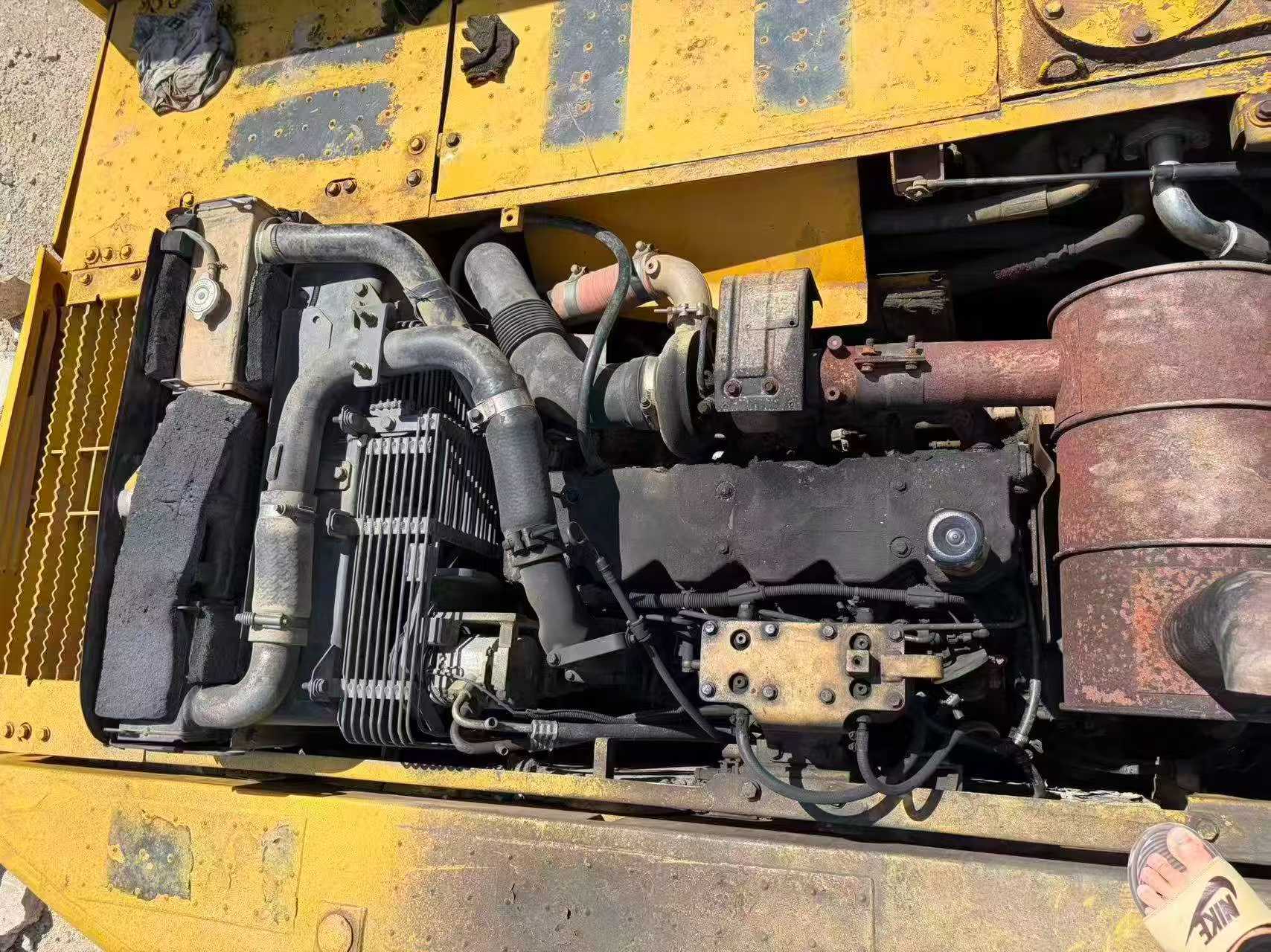 Buy Komatsu PC200-8 Used Excavator / 4