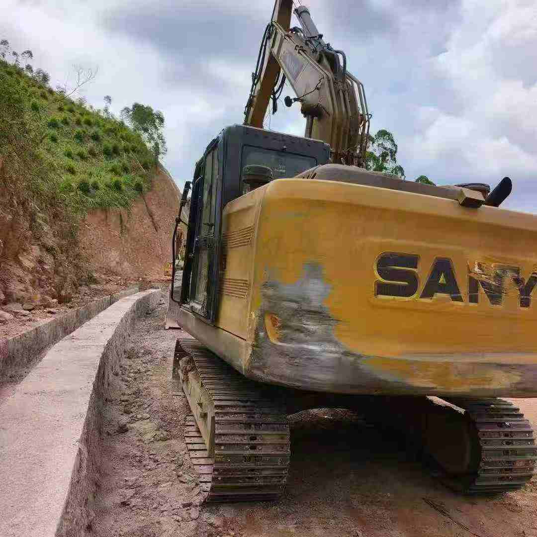 Buy Sany SY135 Used Excavator / 3
