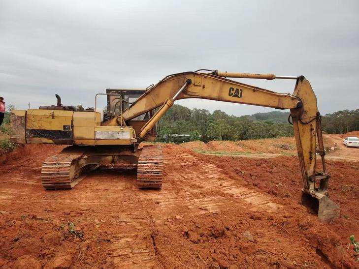 Buy Caterpillar E200B Used Excavator / 1