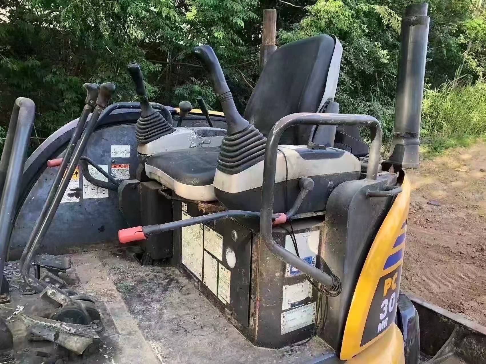 Buy Komatsu PC30-3 Used Excavator / 4