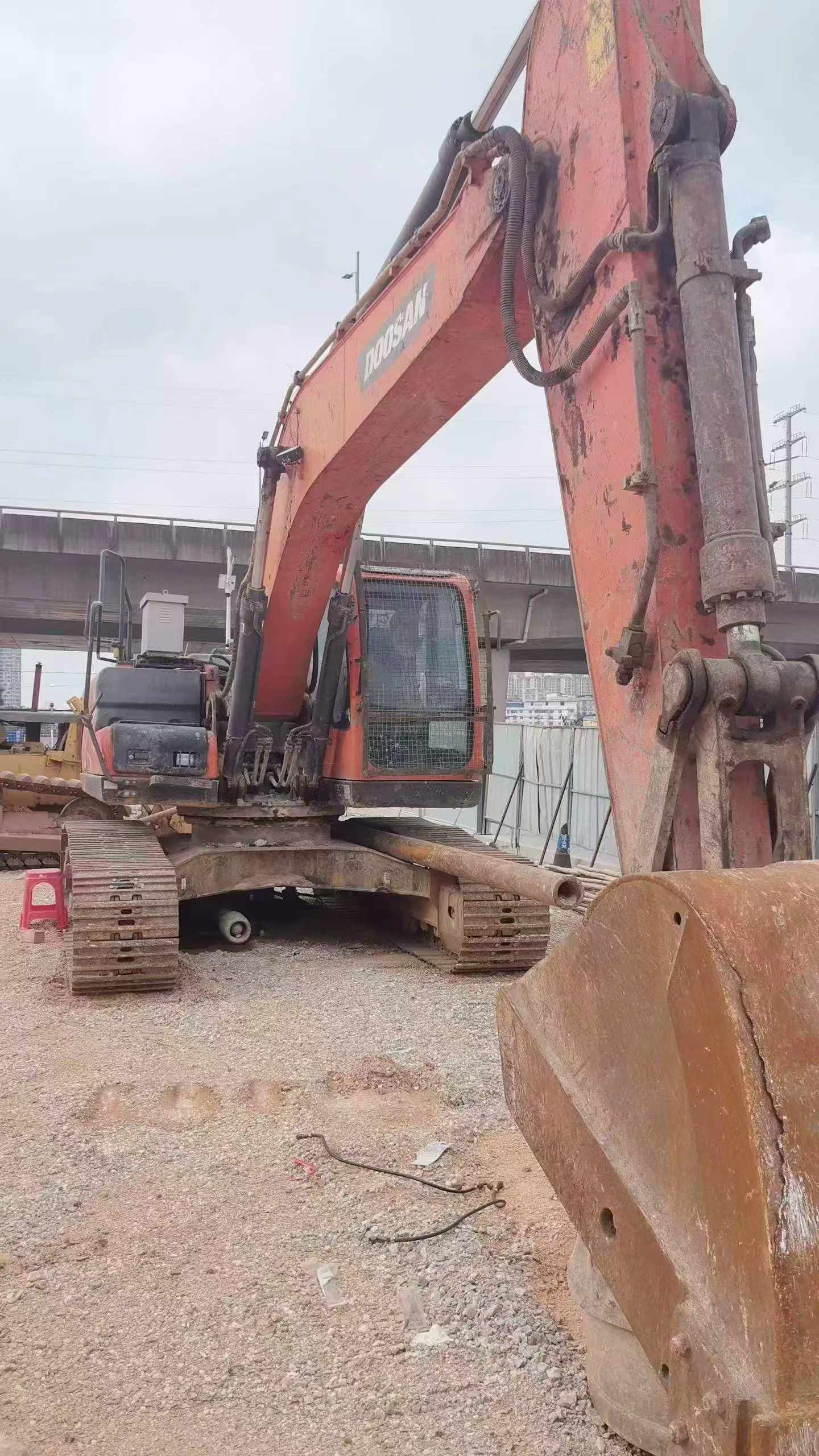 Buy Doosan DH220-3 Used Excavator / 2