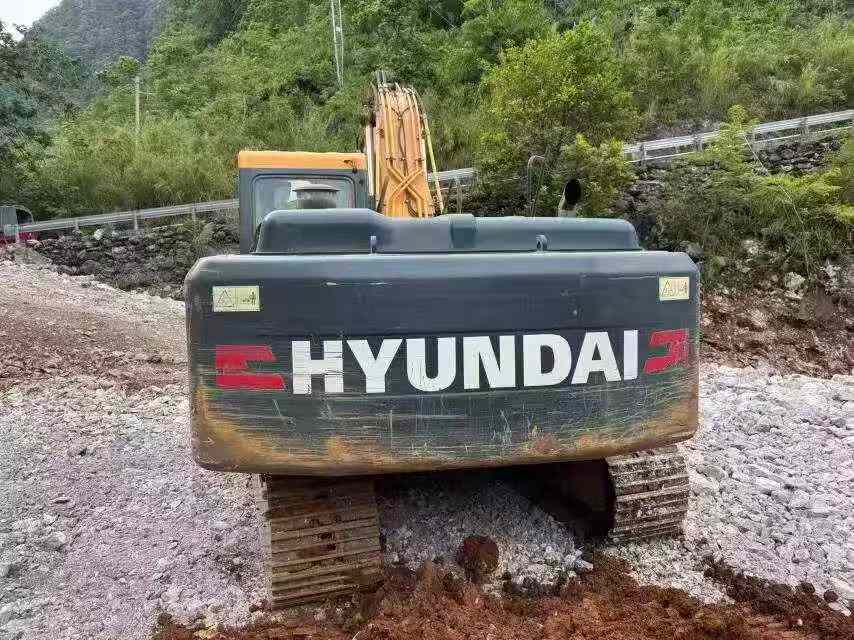 Buy Hyundai R215VS Used Excavator / 7