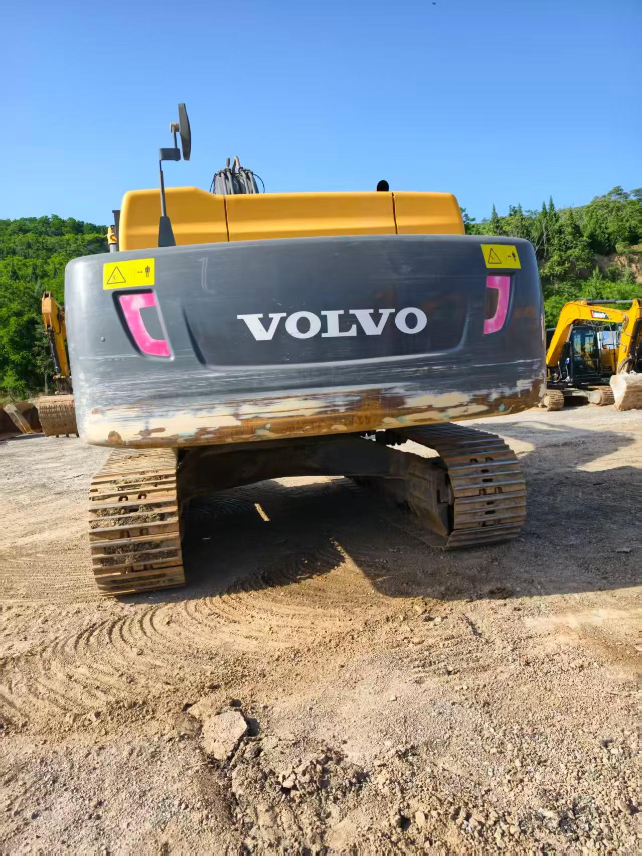 Buy Volvo L350F Used Excavator / 8