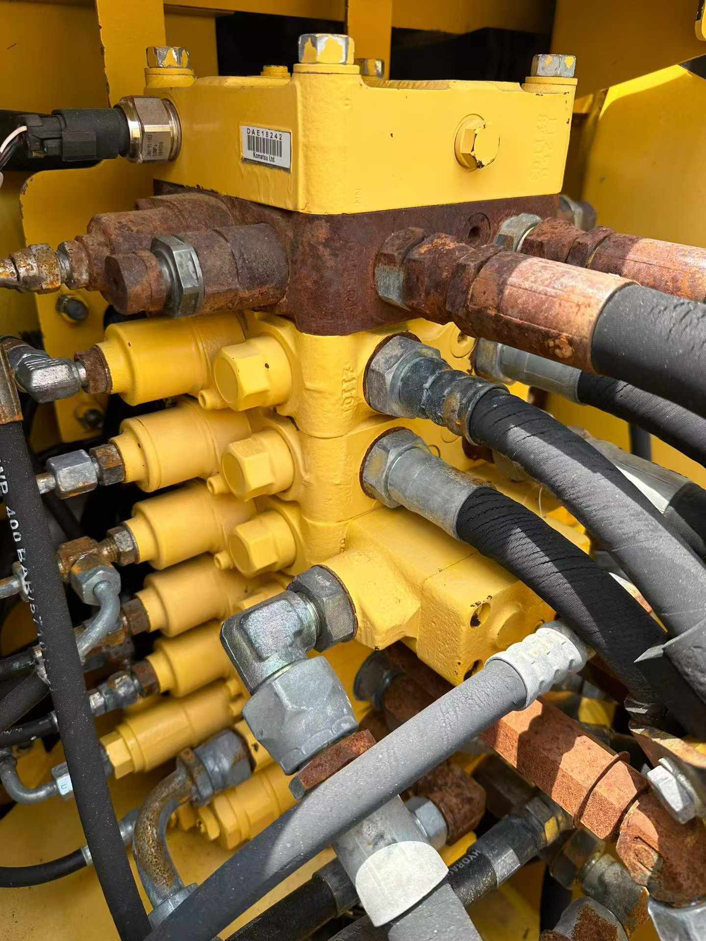 Buy Komatsu PC130-7 Used Excavator / 4