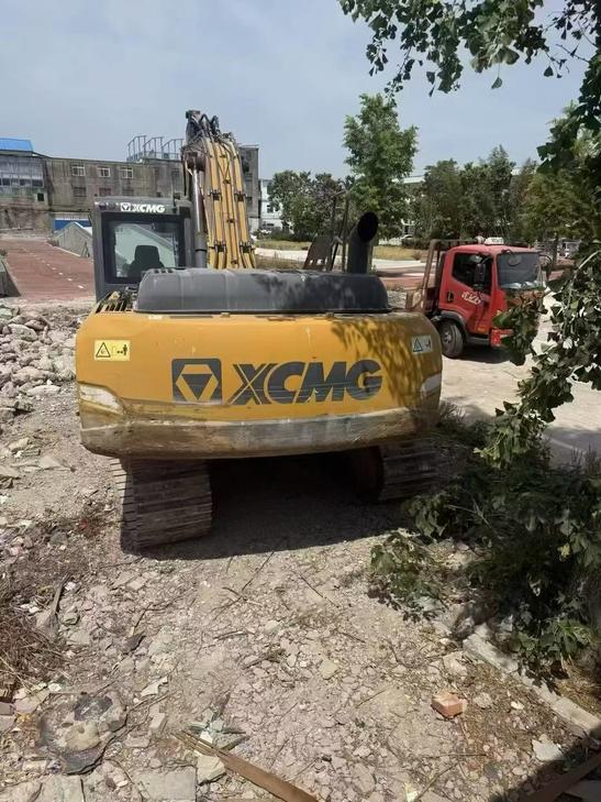 Buy XCMG XE205DA Used Excavator / 1