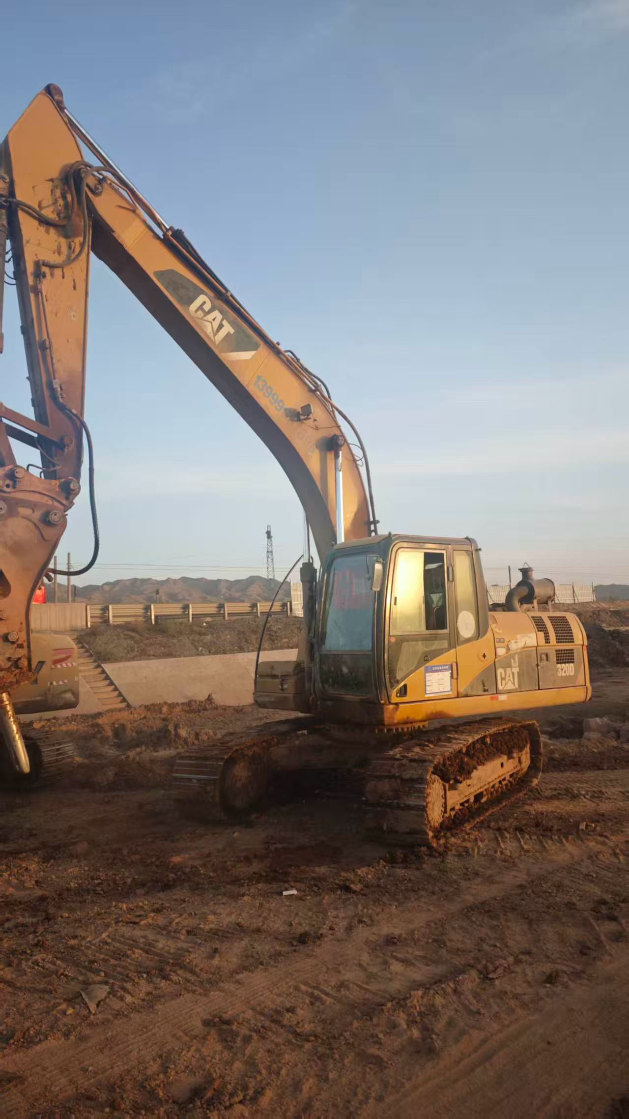 Buy Caterpillar 320A Used Excavator / 3